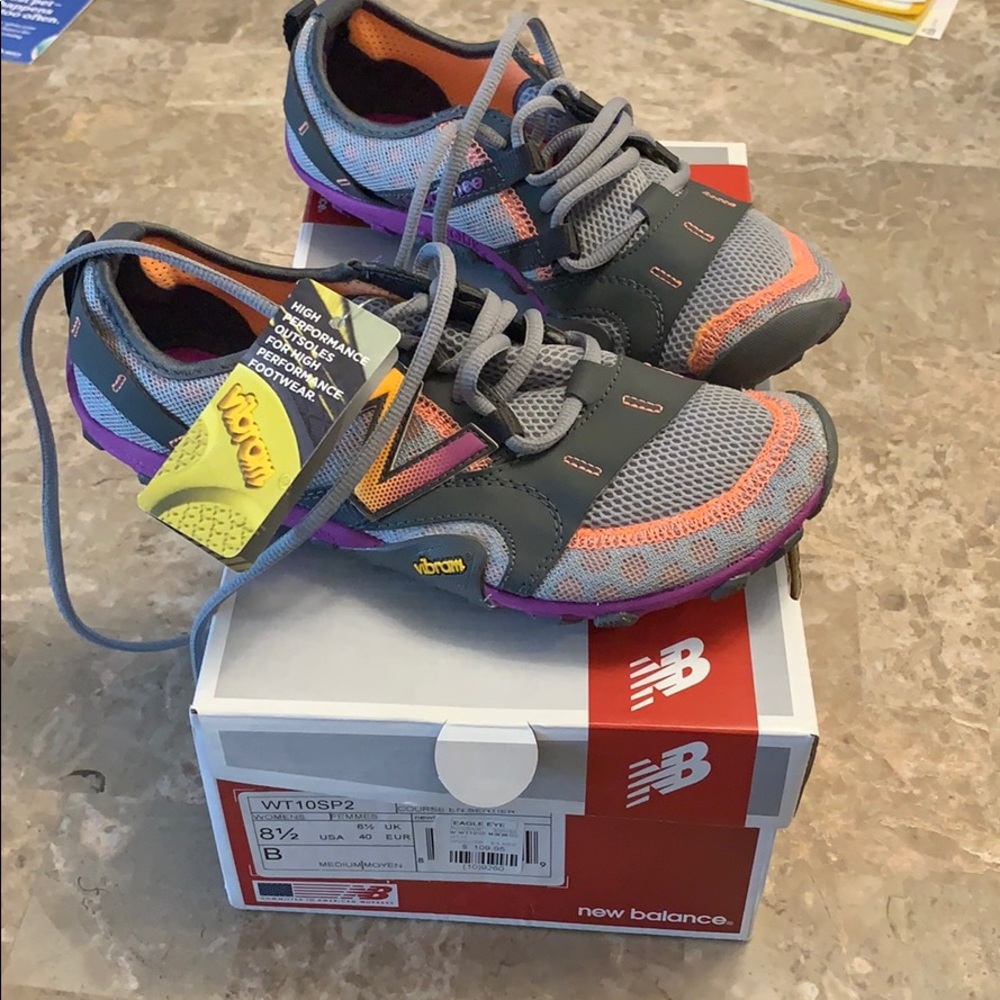 NWT New Balance/Vibram 8.5 trail running shoes.